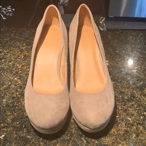 Nine West nude wedges